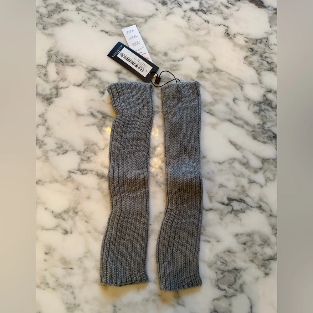 NWT PRETTYLITTLETHING Grey Ribbed Slouchy Handwarmers
